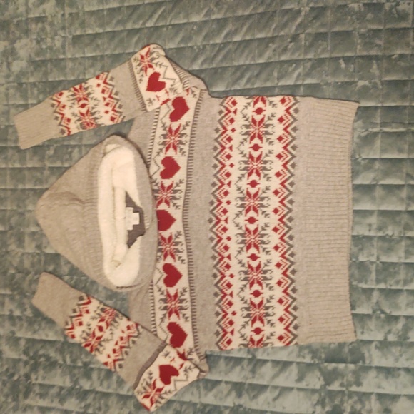 Ruby Moon Hearts Winter Hoodie Sweater - Picture 5 of 10